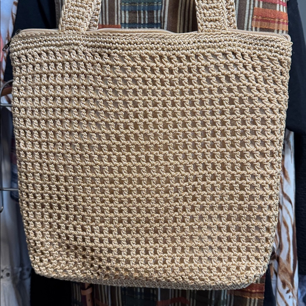 The Sak Tan Woven Tote bag with gold accents. Very nice NWOT no hang tag summer - Picture 3 of 11